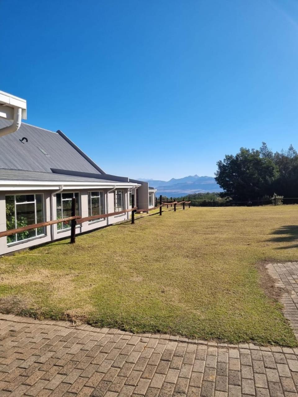 Drakensberg Mountain Retreat Guest House Bergville Bagian luar foto